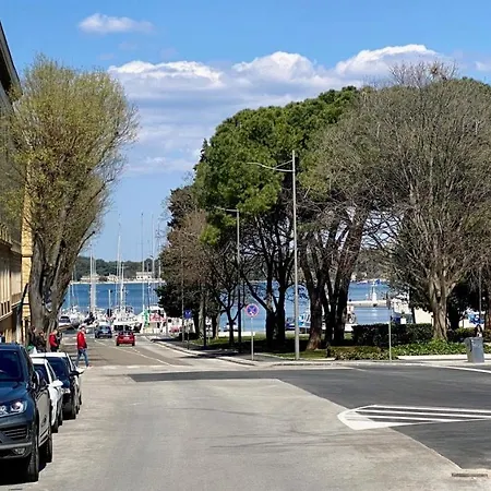Castropola Center شقة